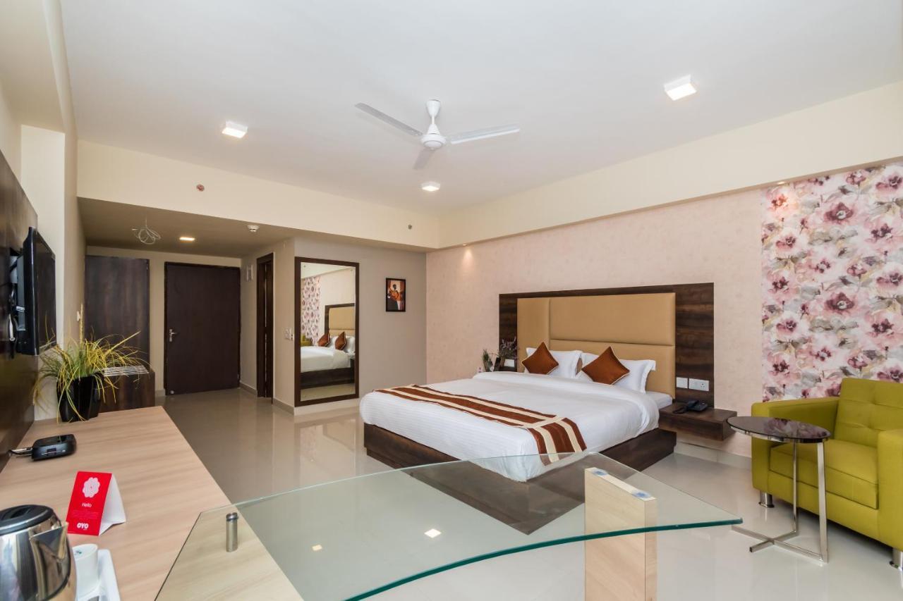 Capital O 10212 Hotel West Willows Xanadu Calcutta Buitenkant foto