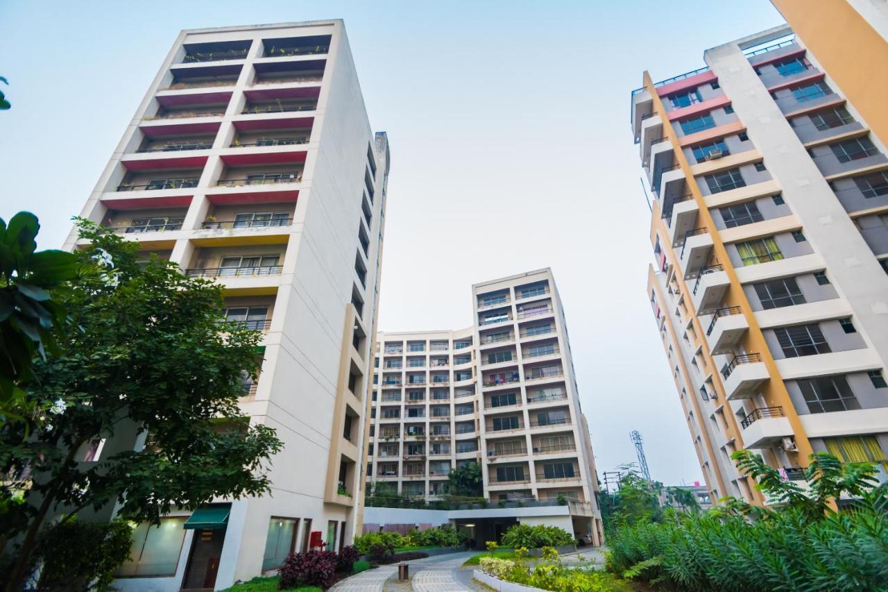 Capital O 10212 Hotel West Willows Xanadu Calcutta Buitenkant foto