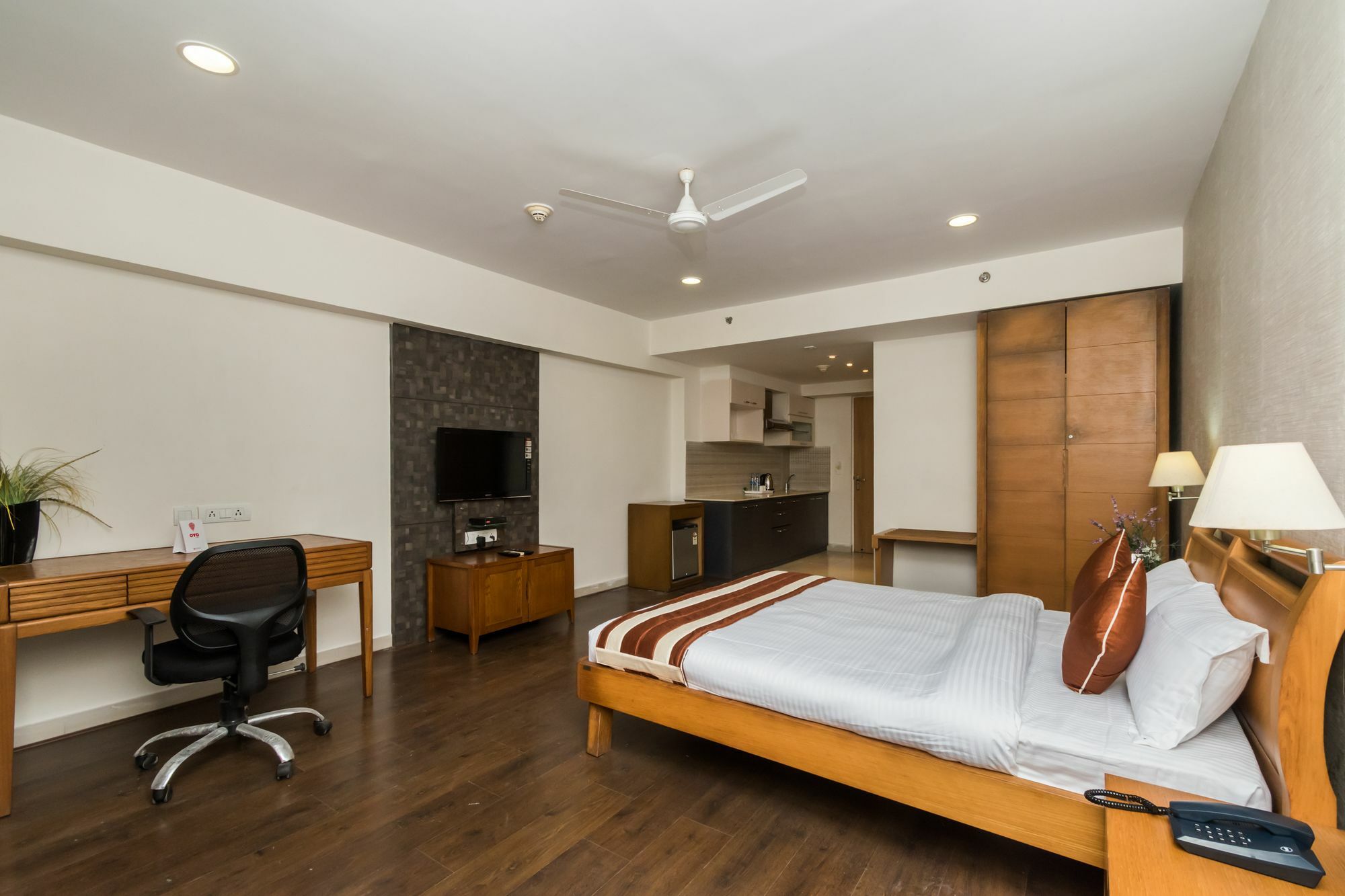 Capital O 10212 Hotel West Willows Xanadu Calcutta Buitenkant foto