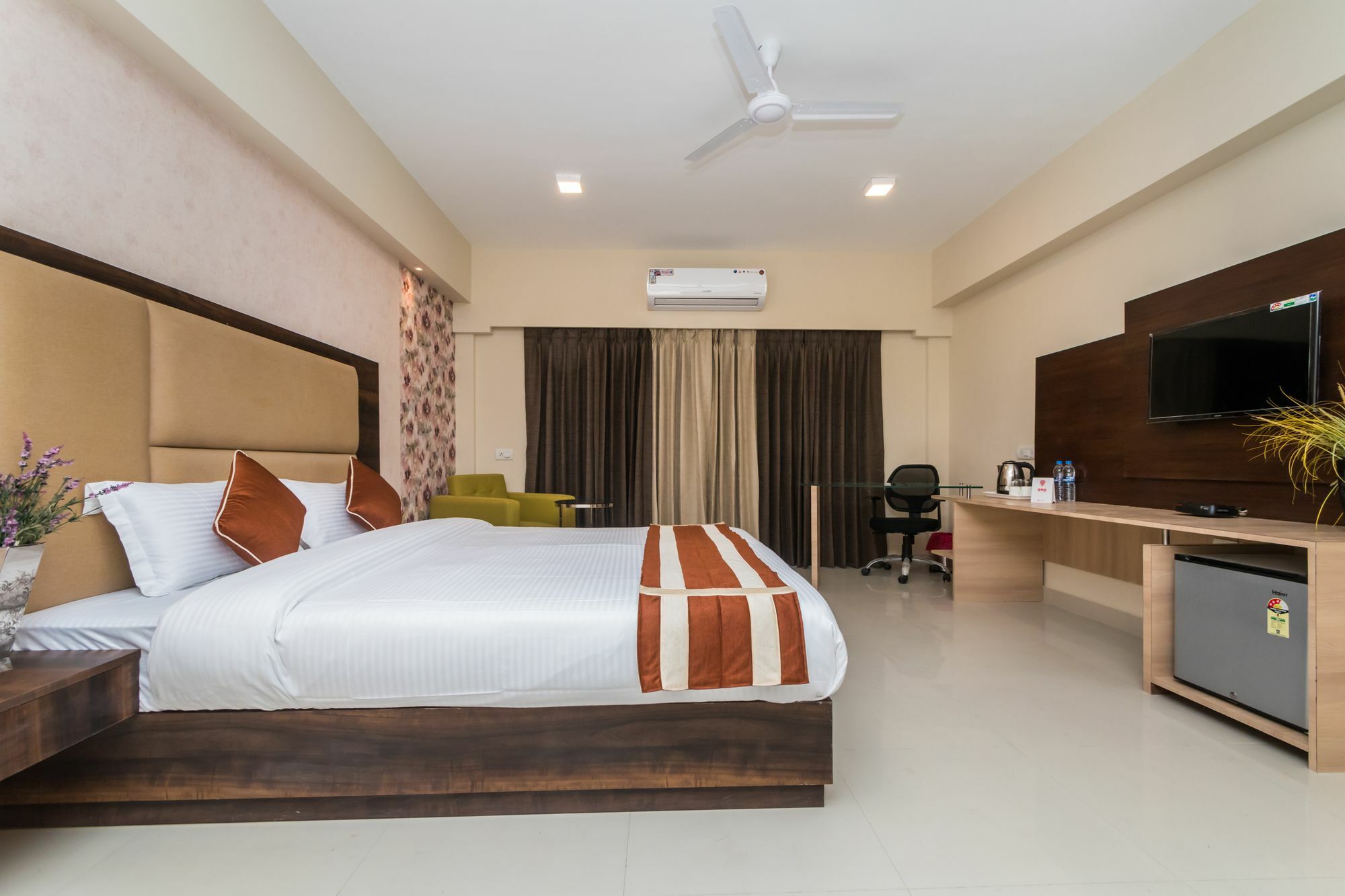 Capital O 10212 Hotel West Willows Xanadu Calcutta Buitenkant foto